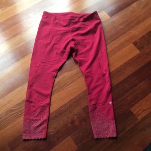 Lululemon maroon leggings!